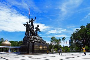 Nationaldenkmal von Malaysia mit Blick auf das Monument